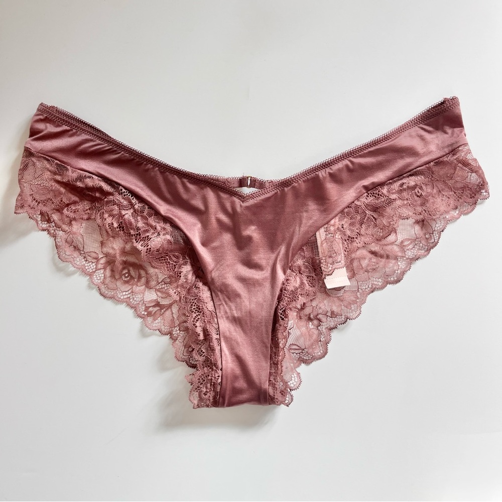 Victoria’s Secret Rose Lace Trim Cheeky Panty Very Sexy Vintage Rose L NWT
